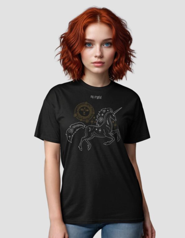 Жіноча oversize футболка “Mystic Unicorn” чорного кольору